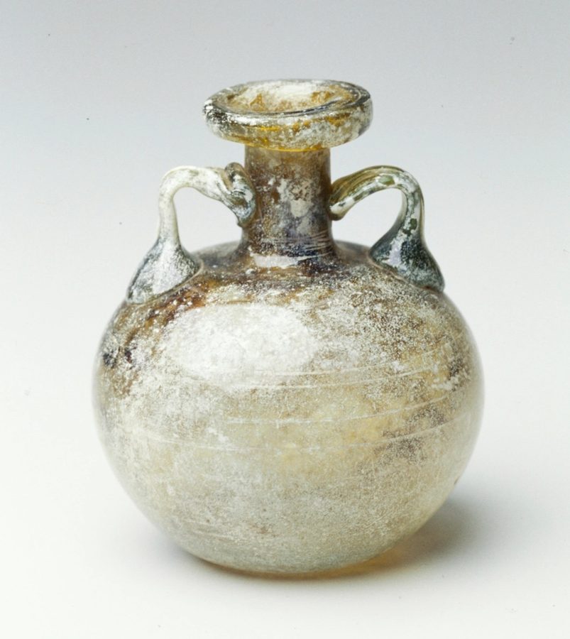 مزهرية زجاج أثرية